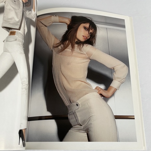 Luis Vuitton Vintage Rare Authentic Catalog Catalogue Pre-fall 2003 - Picture 3 of 7